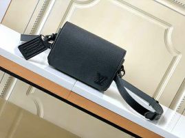 Picture of LV Mens Bags _SKUfw132371956fw